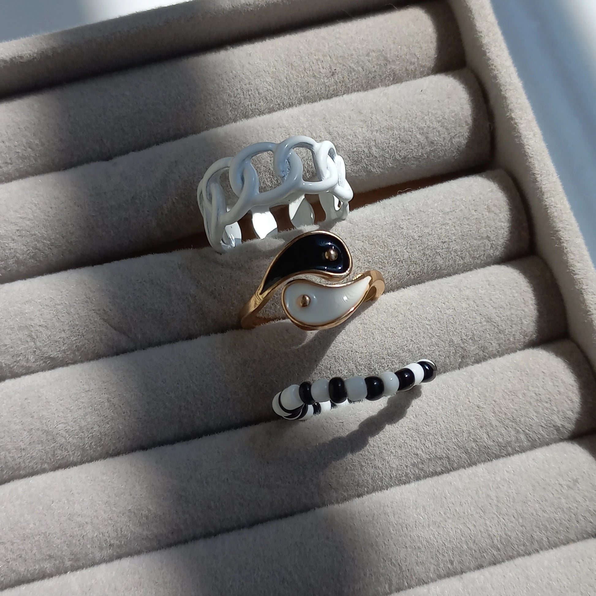 B&W Yin Yang Ring Set | Size 8 - 