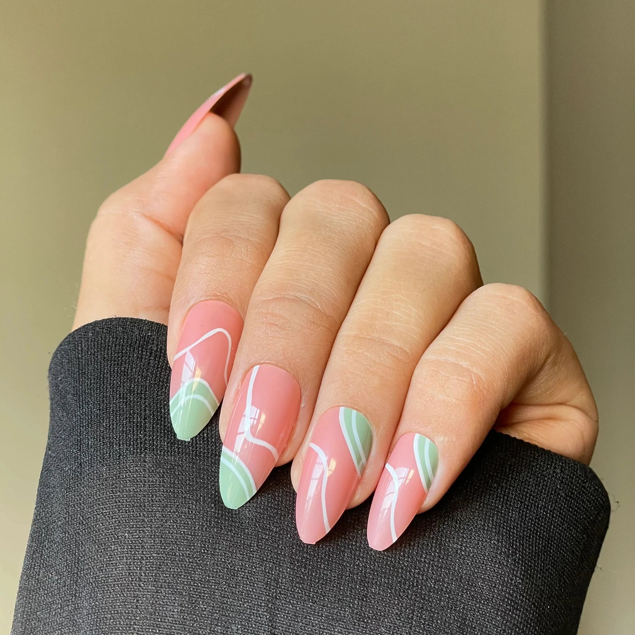 Betsy Nails - Press on Nails