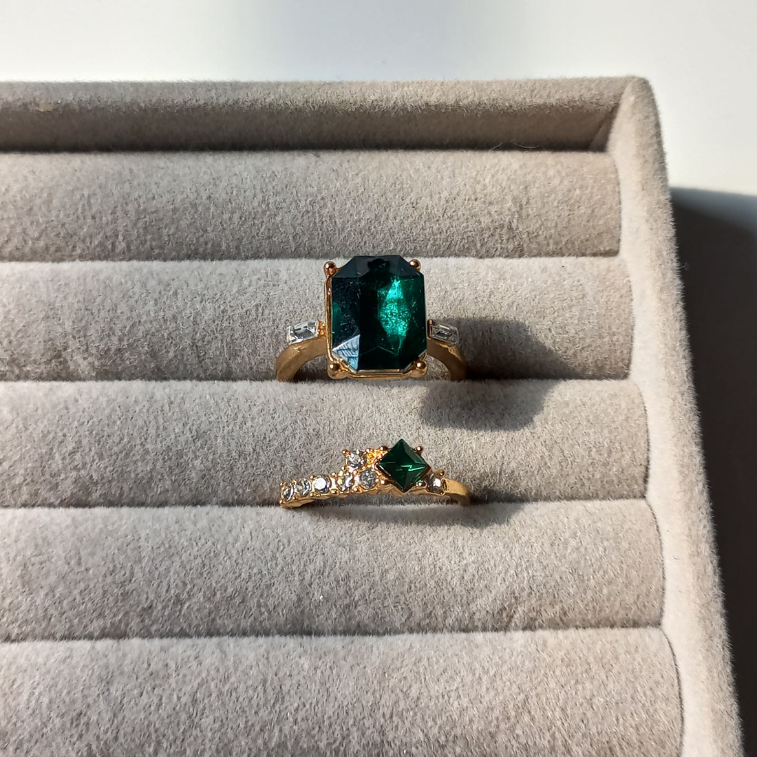 Green Gleam Duo Ring Set | Size 8 - Rings