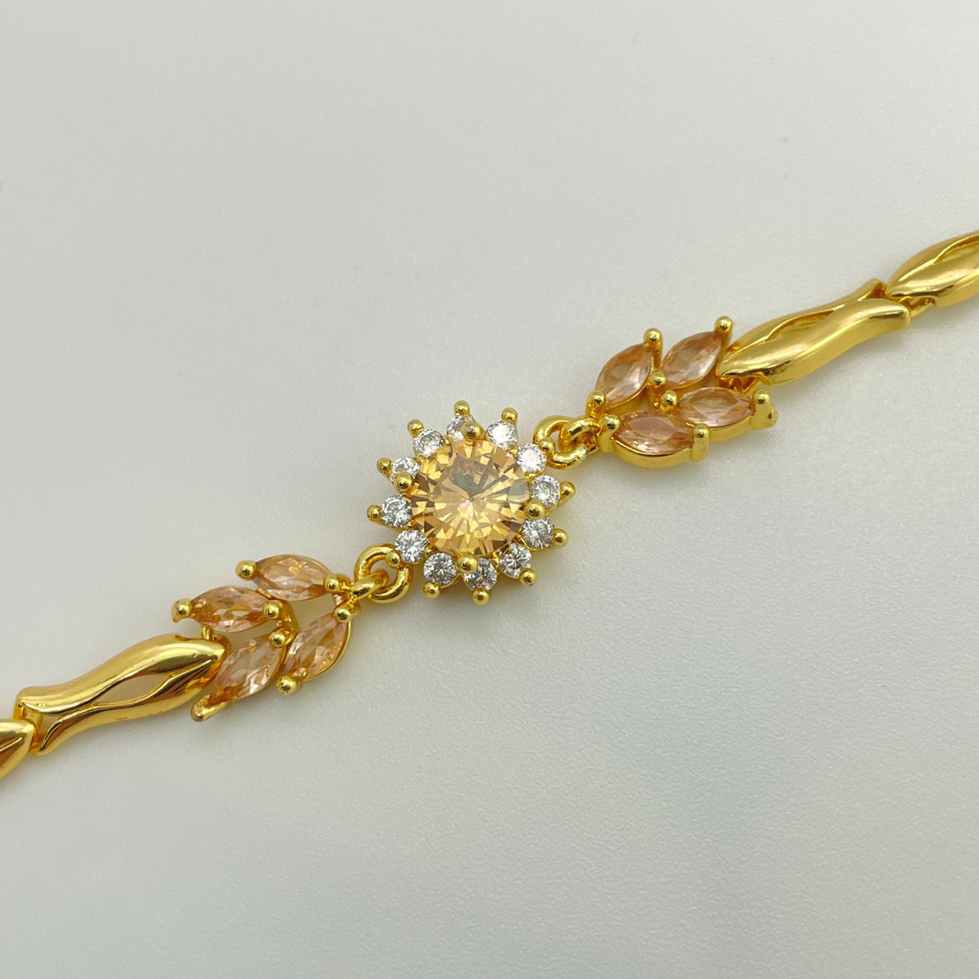 Reina Bracelet - Gold | Tarnish-Free - Bracelets