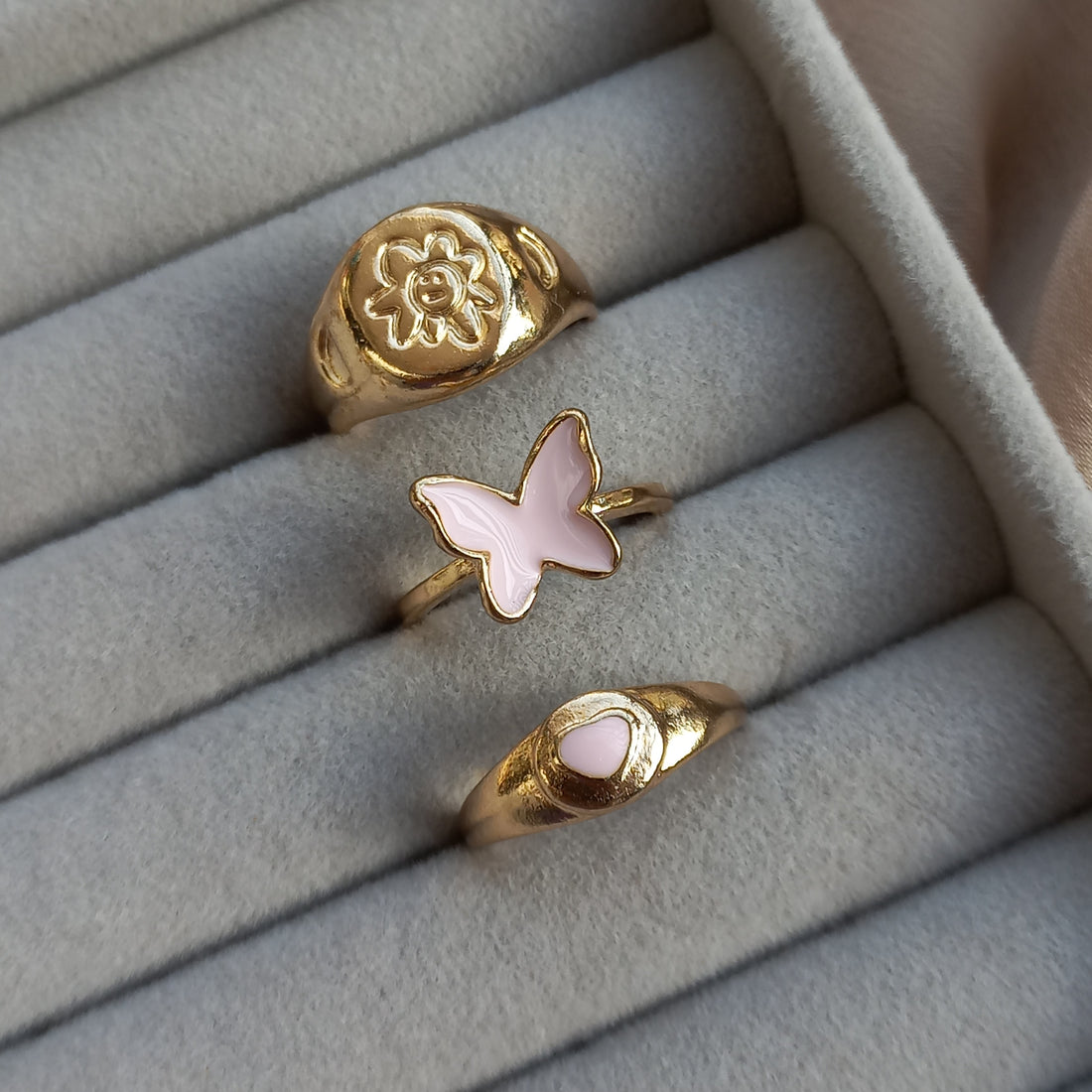 Rose Radiance Ring Set | Size 7 - Rings