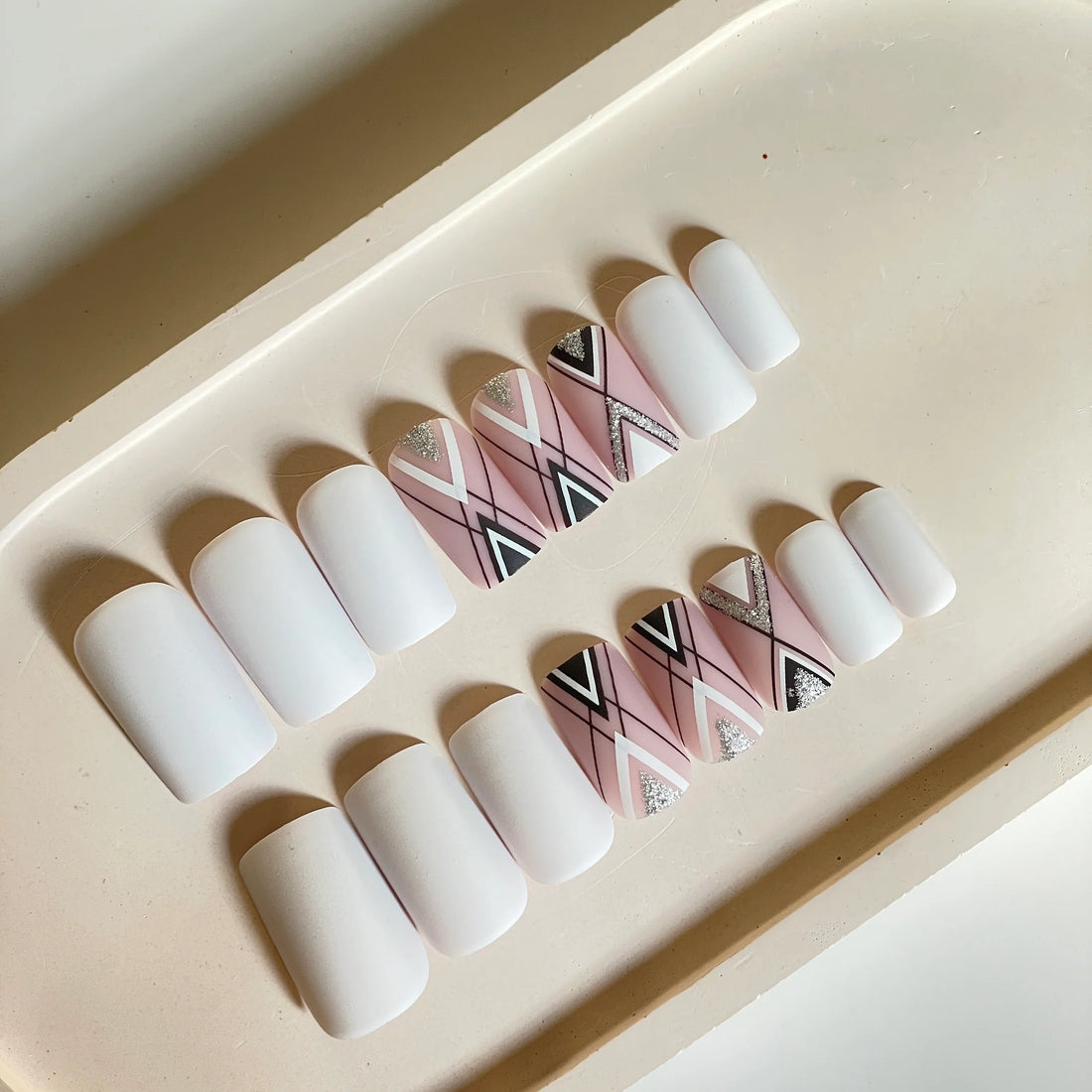 Square B&W Geometric Nails - Press on Nails