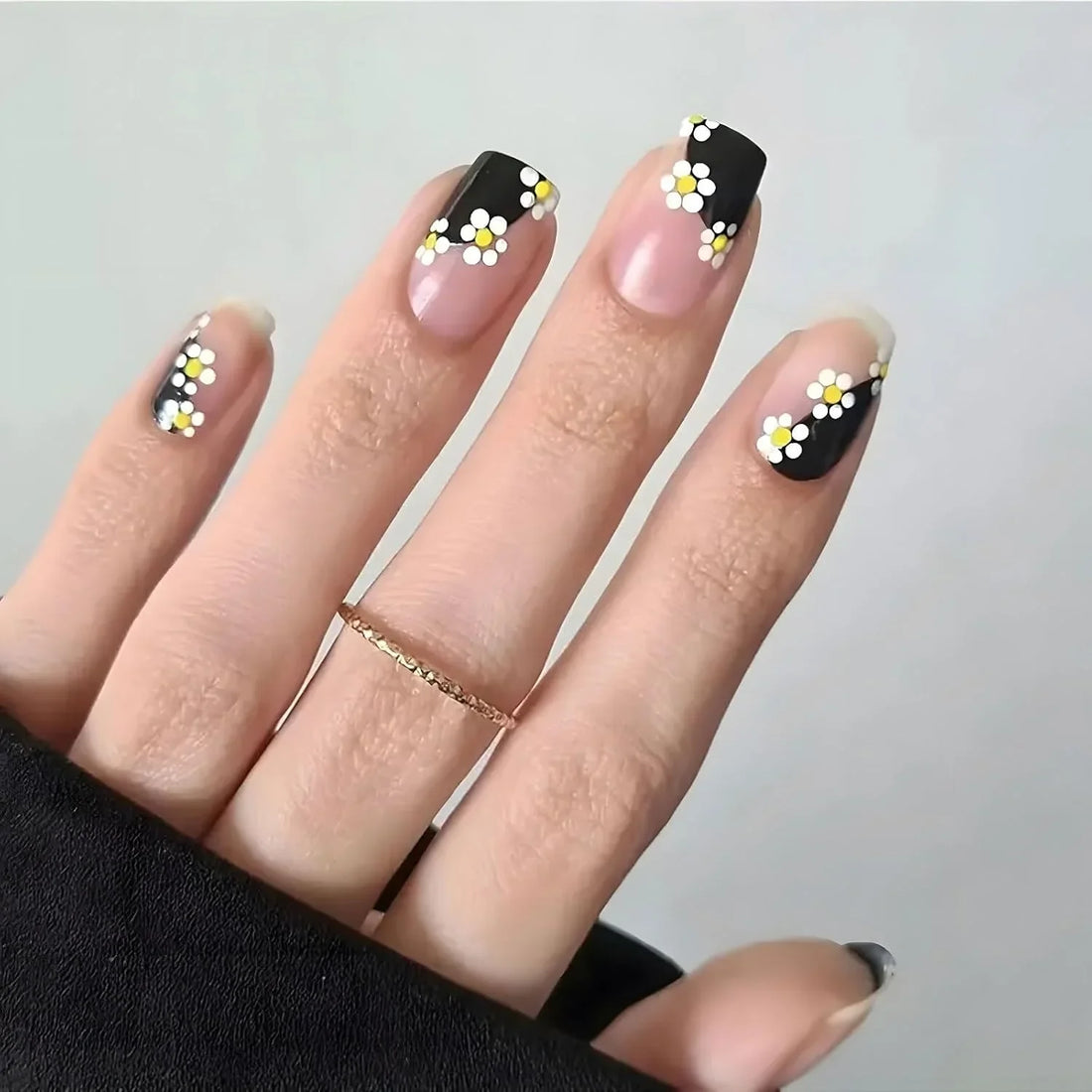 Nova Nails