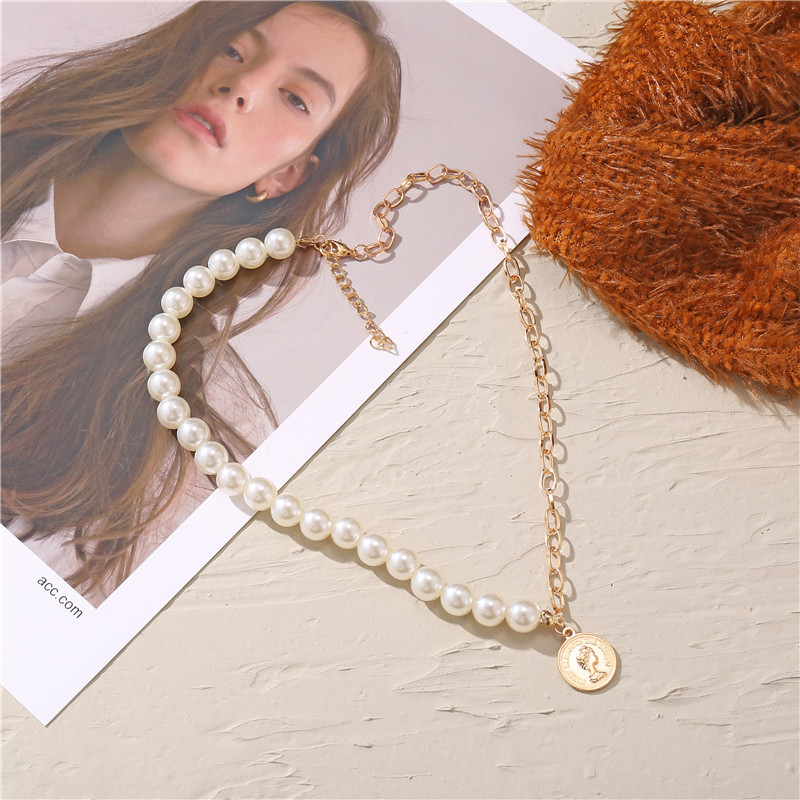Aofa Pearl Necklaces for Women Chunky Half Pearl Half Chain Toggle Necklace  Minimalist Pearl Cuban Paper Clip Toggle Clasp Chain Everyday Jewelry -  Walmart.ca